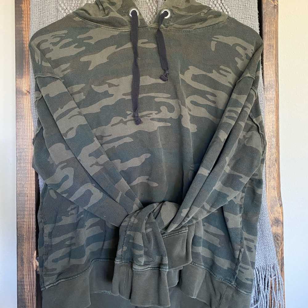Light camouflage sweatshirt